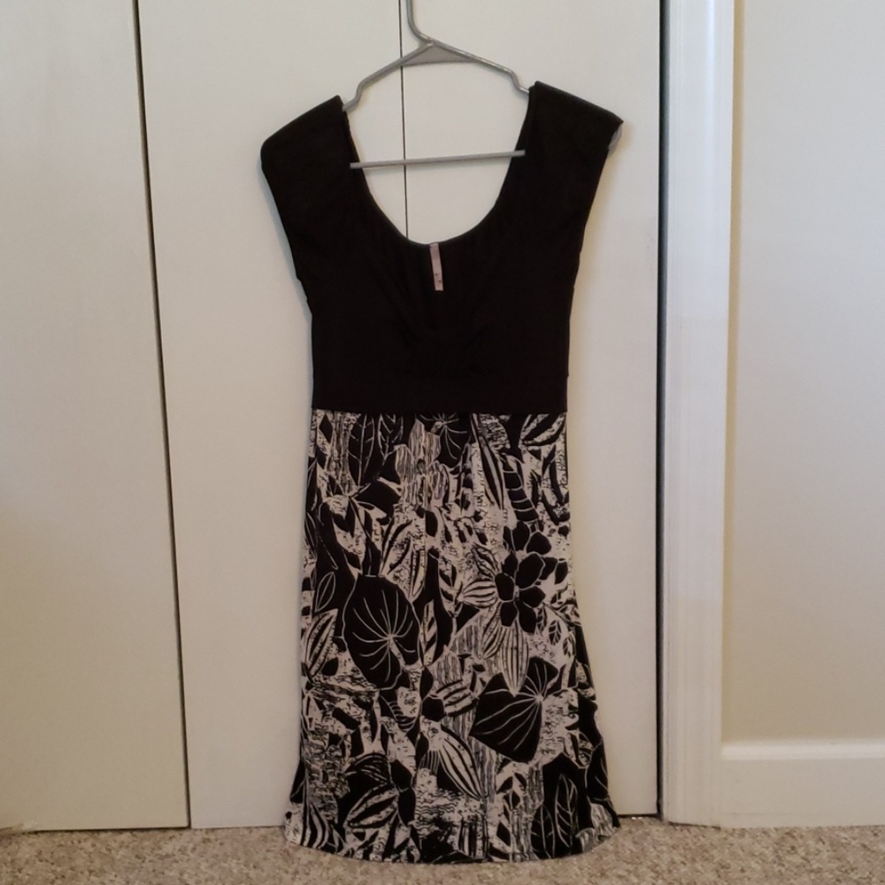 Cute black dress